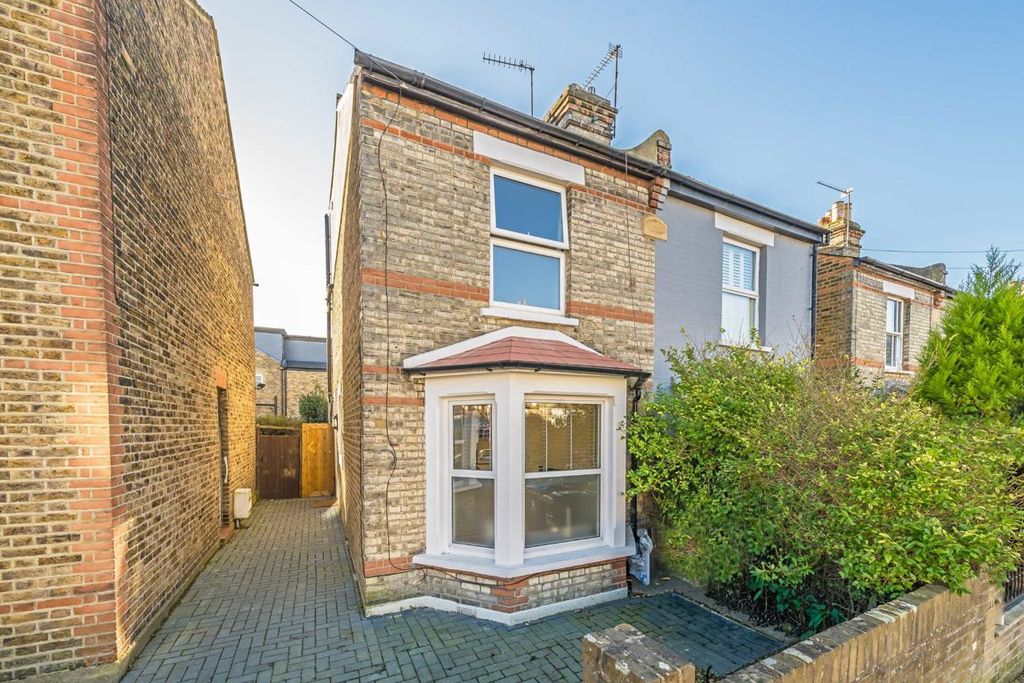 Property photo 1 of 11