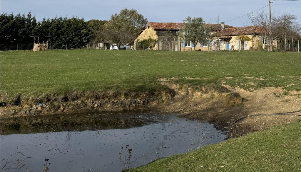 Property photo 1 of 32