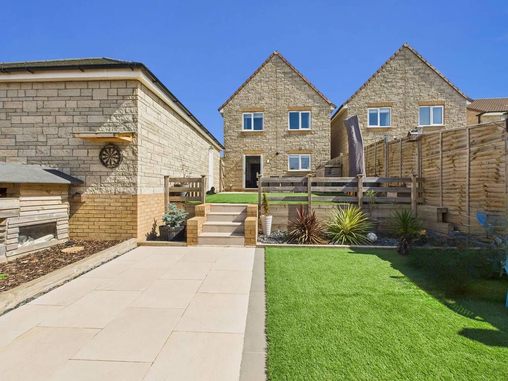 Property photo 1 of 27