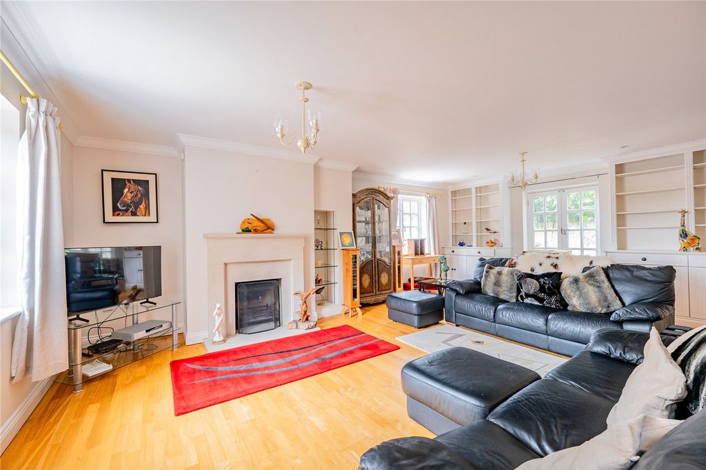 Property photo 2 of 18 Drawing Room