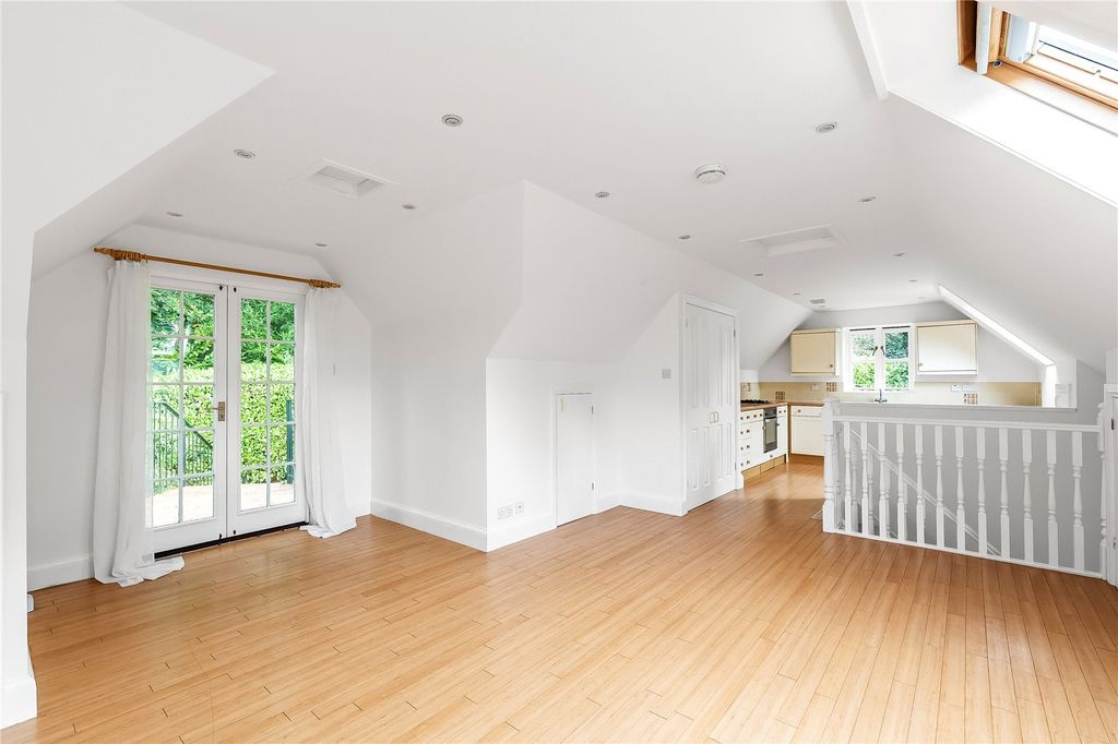 Property photo 3 of 19 Picture No. 14