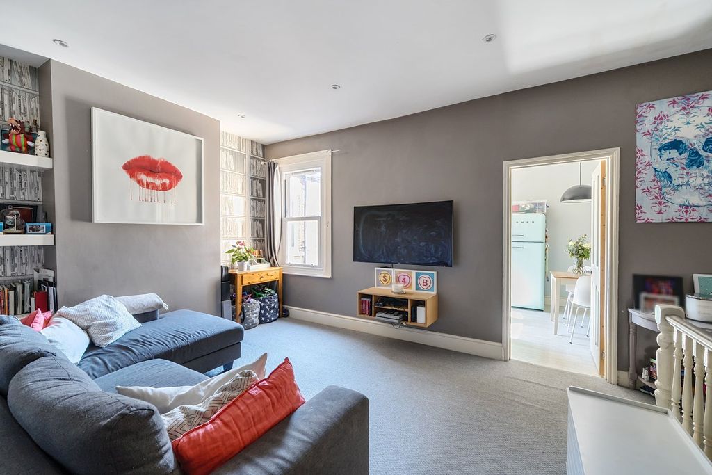 Property photo 3 of 12