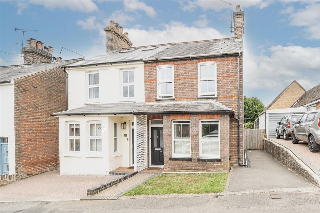 Property photo 1 of 12 21-Harpdenden-Rise-01.Jpg