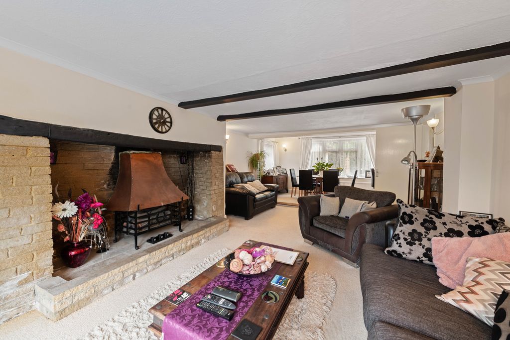 Property photo 2 of 30