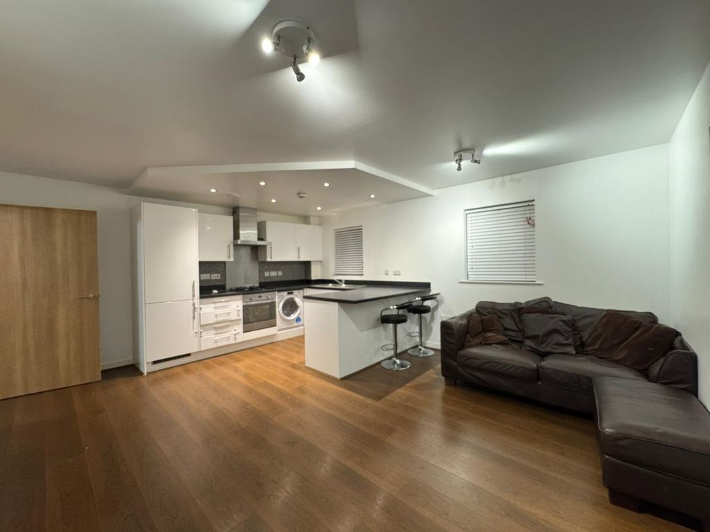 Property photo 3 of 9 d73755Cf-Bc61-4488-B0F1-d2Bff0F9dab9
