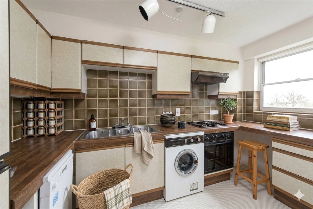 Property photo 3 of 13 Picture No. 18