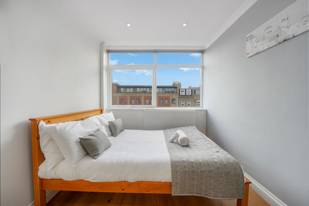 Property photo 2 of 10 Picture No. 30