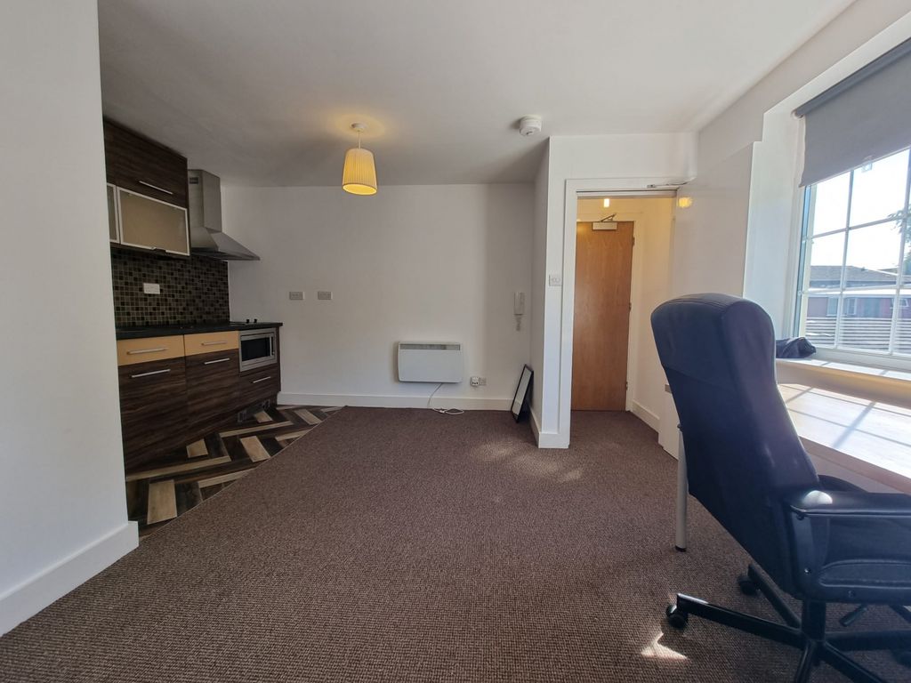 Property photo 3 of 6 Gallery
