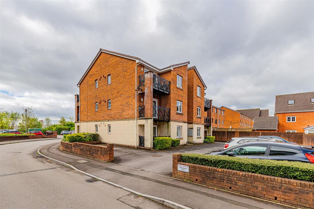 Property photo 2 of 14 Ffordd Mograig 42-1.Jpg