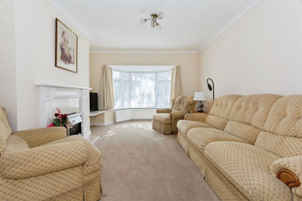 Property photo 3 of 17