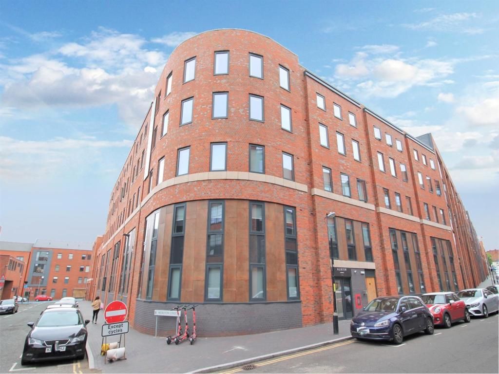 Property photo 1 of 12