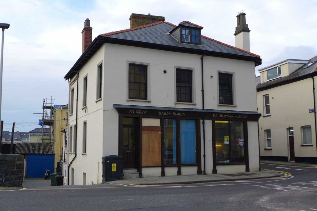 Property photo 1 of 10