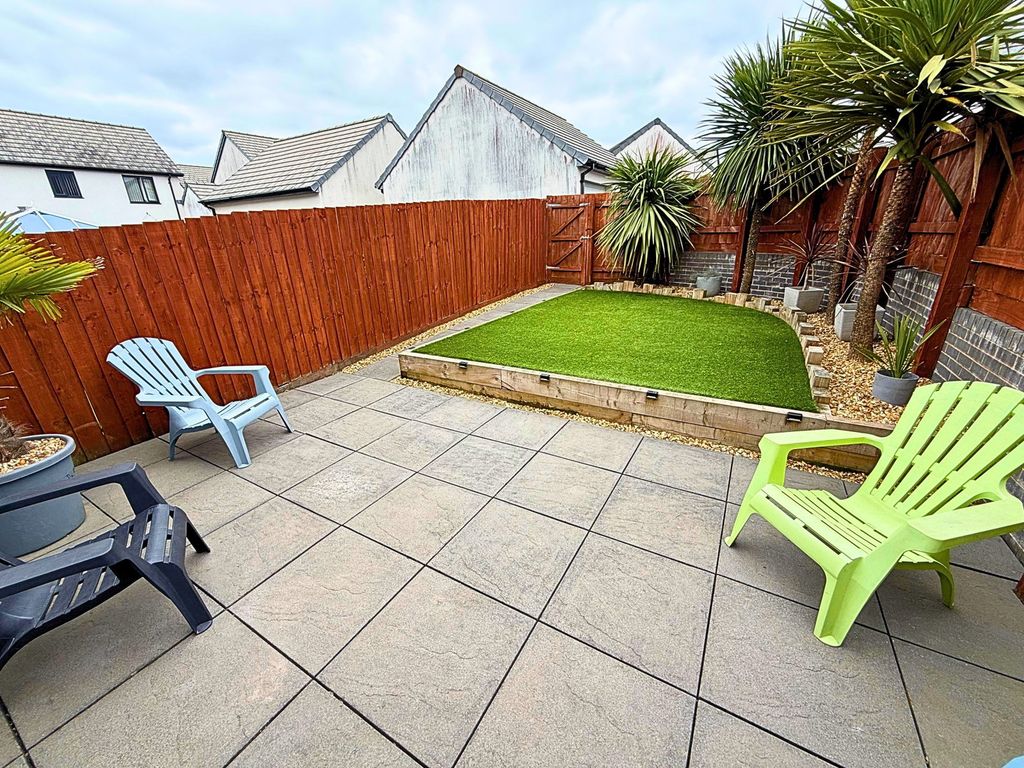 Property photo 3 of 12