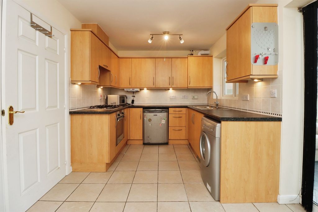 Property photo 3 of 17