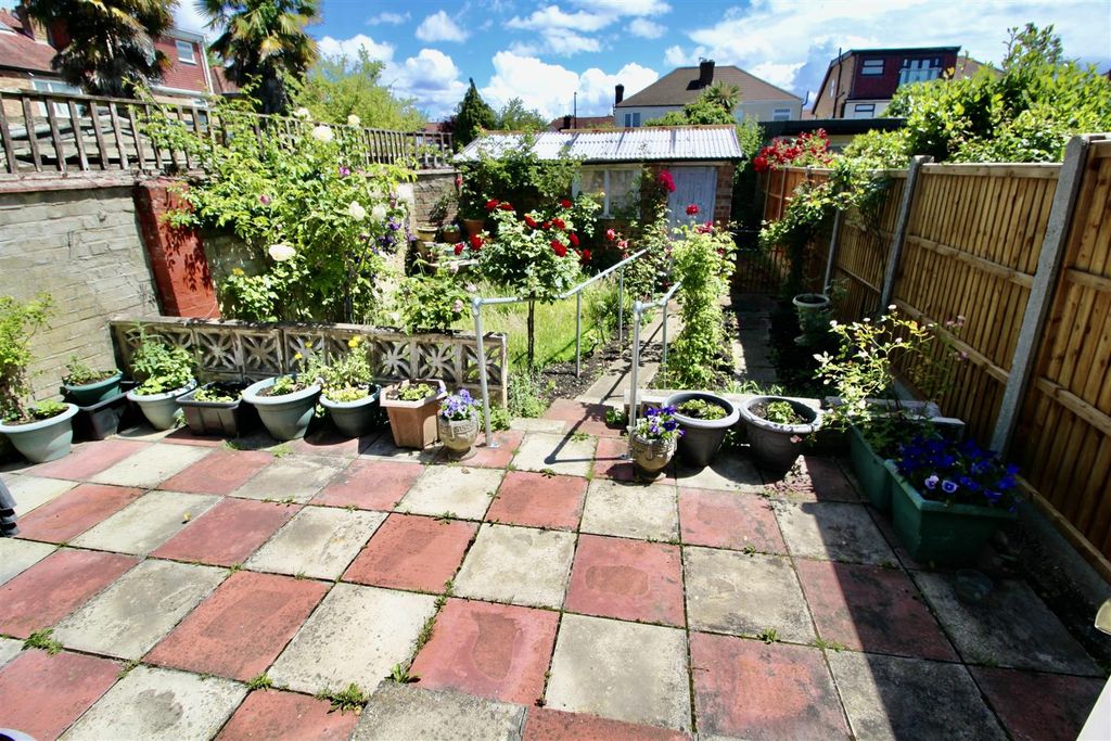 Property photo 2 of 10 Rear