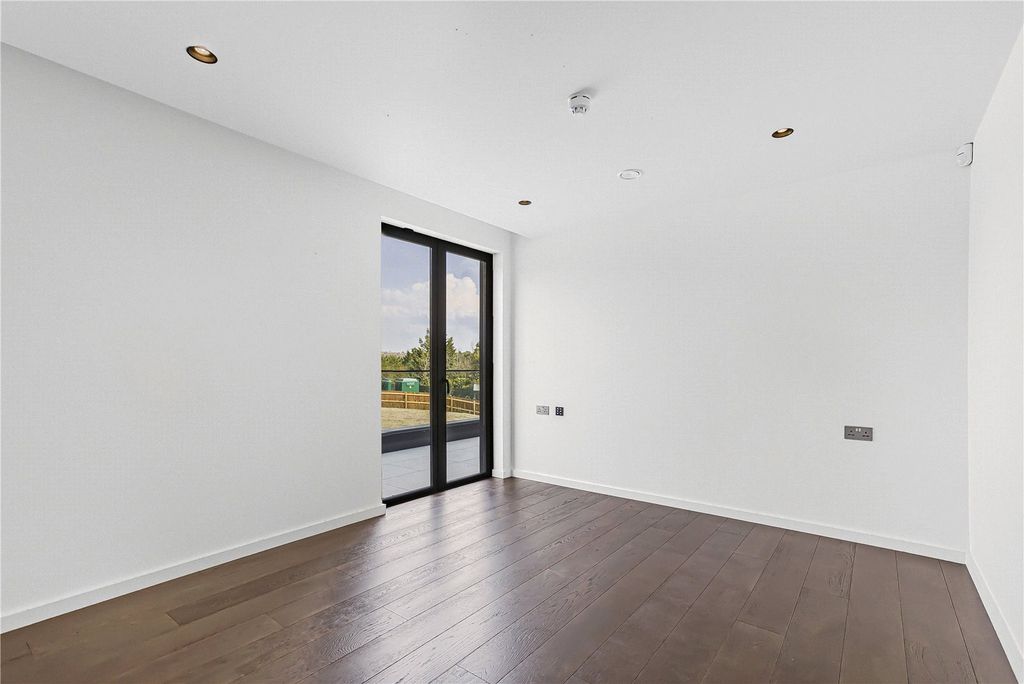 Additional image 18 of 6 bed detached house to rentRosebury Close, Goffs Oak, Waltham Cross, Hertfordshire EN7