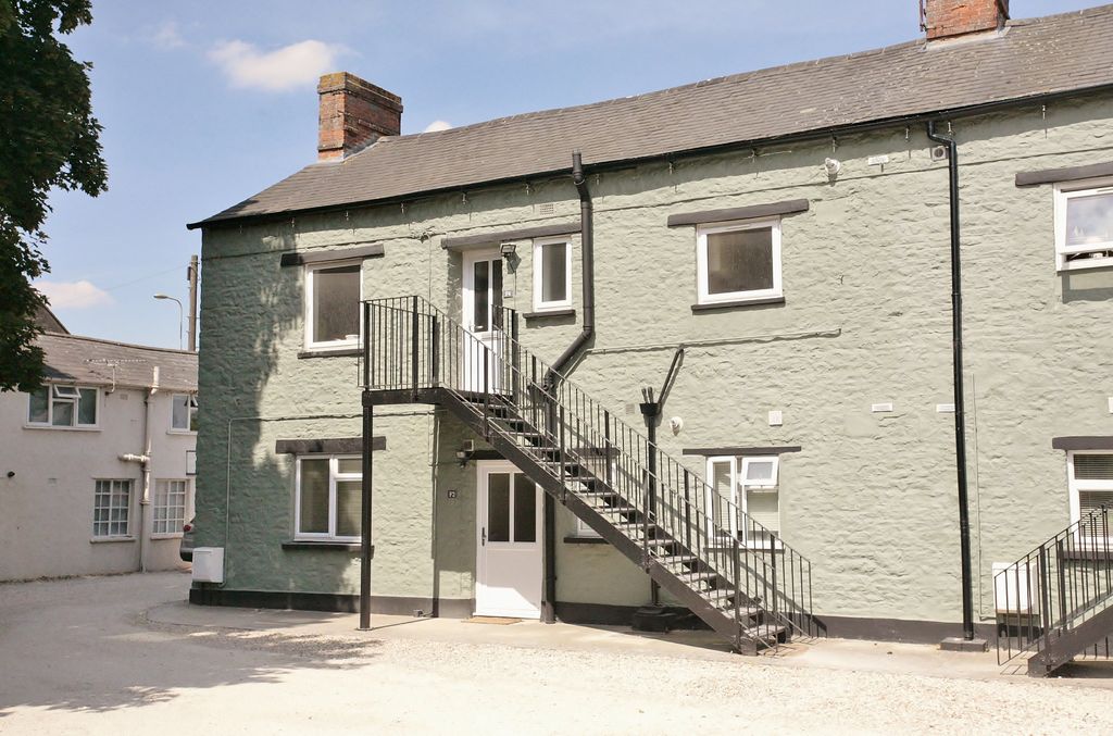 Property photo 1 of 8 Main