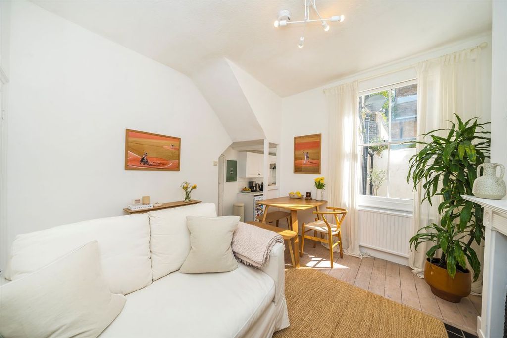 Property photo 3 of 7