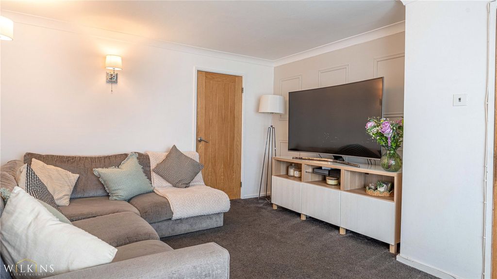 Property photo 2 of 28 Picture No. 19