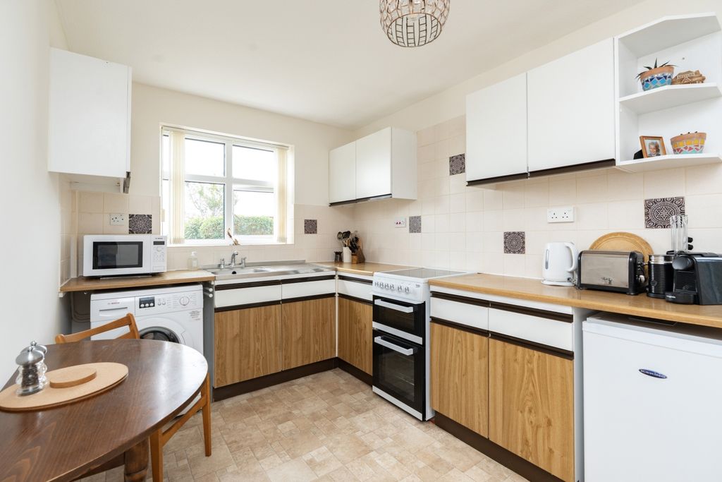 Property photo 3 of 22 Breakfast Kitchen