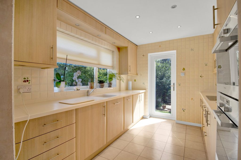Property photo 3 of 21 Picture No. 06