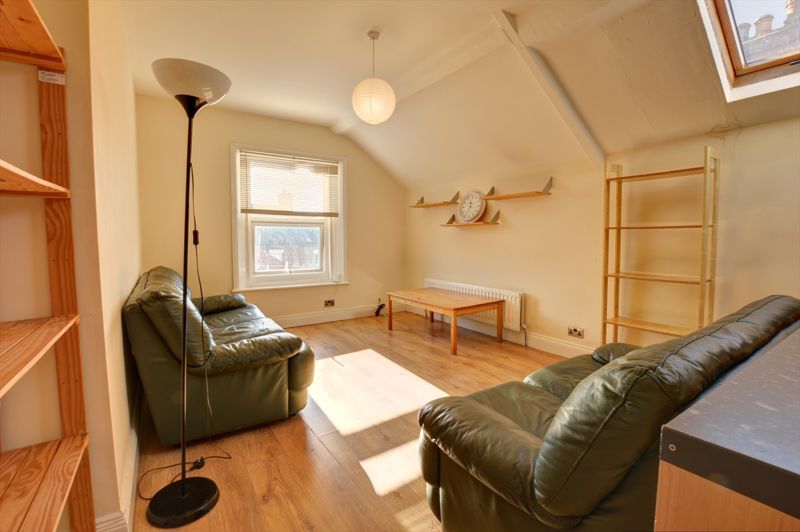 Property photo 3 of 7 Photo 5