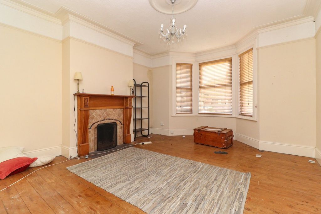 Property photo 3 of 9 Picture 3