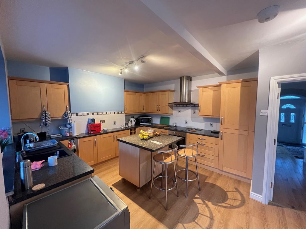 Property photo 2 of 4