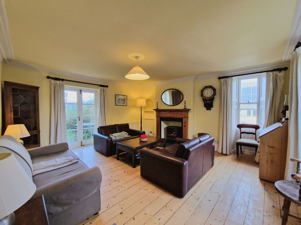 Property photo 2 of 21