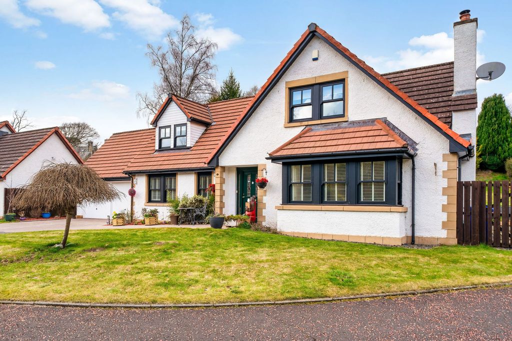 Property photo 2 of 70 Front View