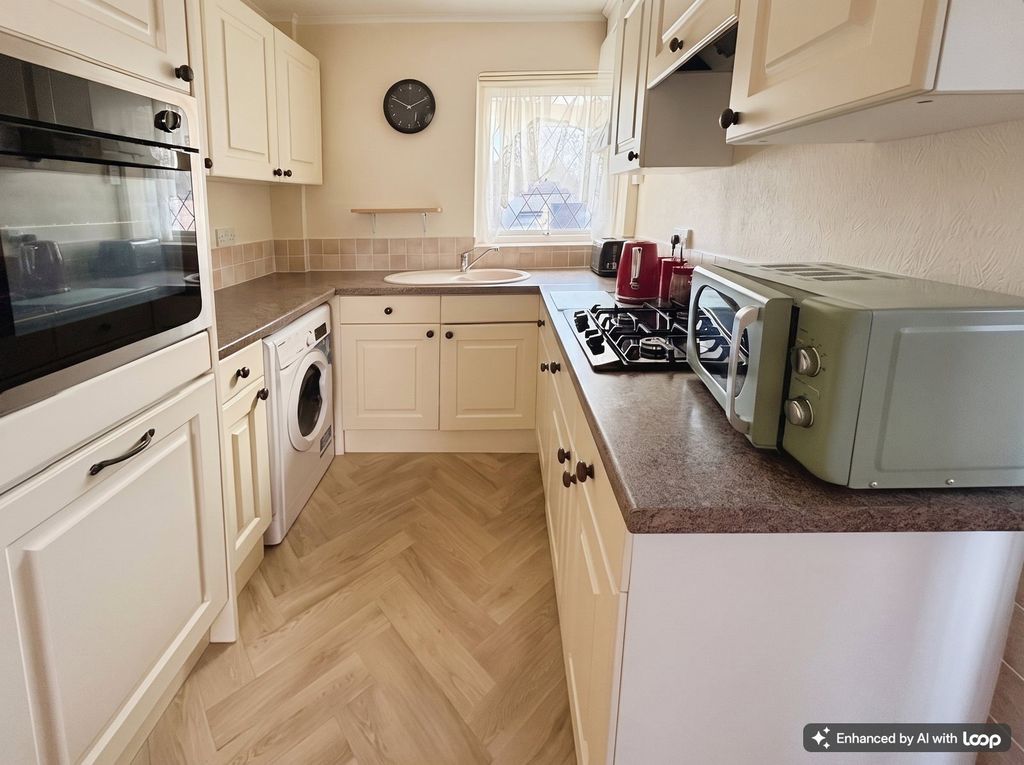 Property photo 2 of 9