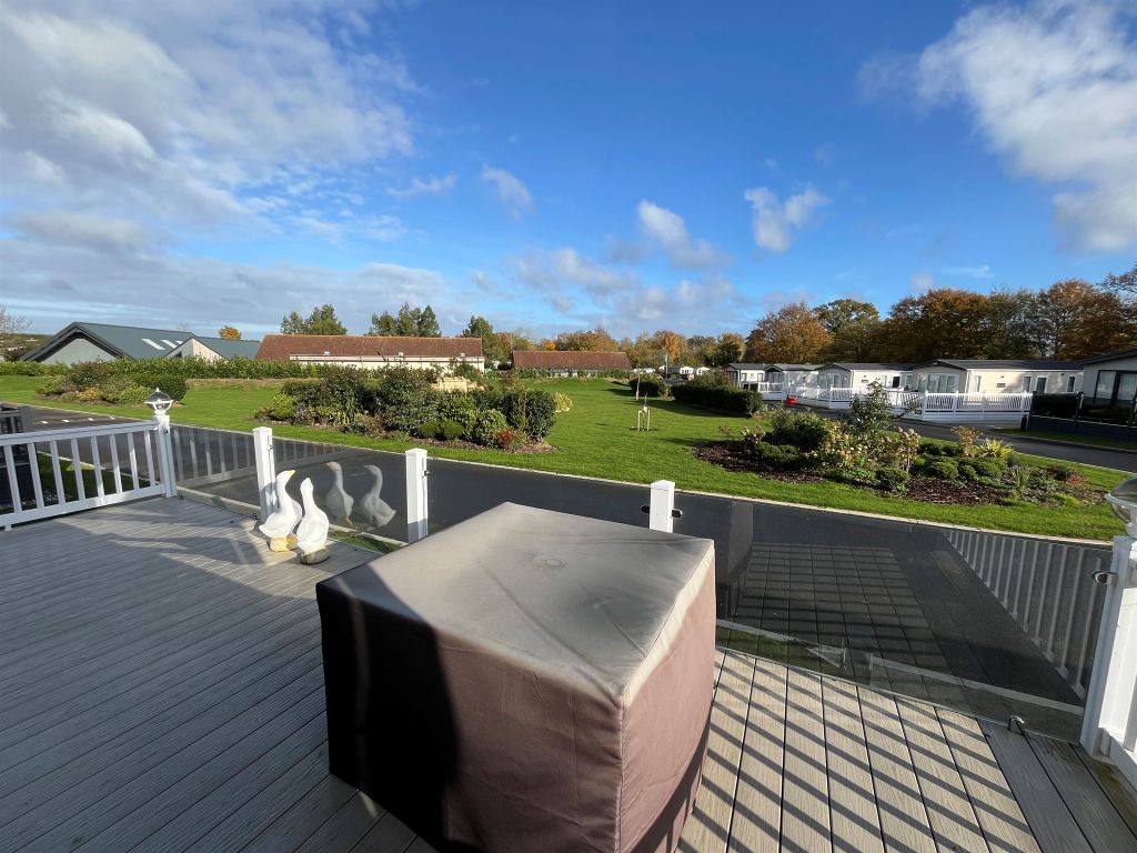 Property photo 2 of 26