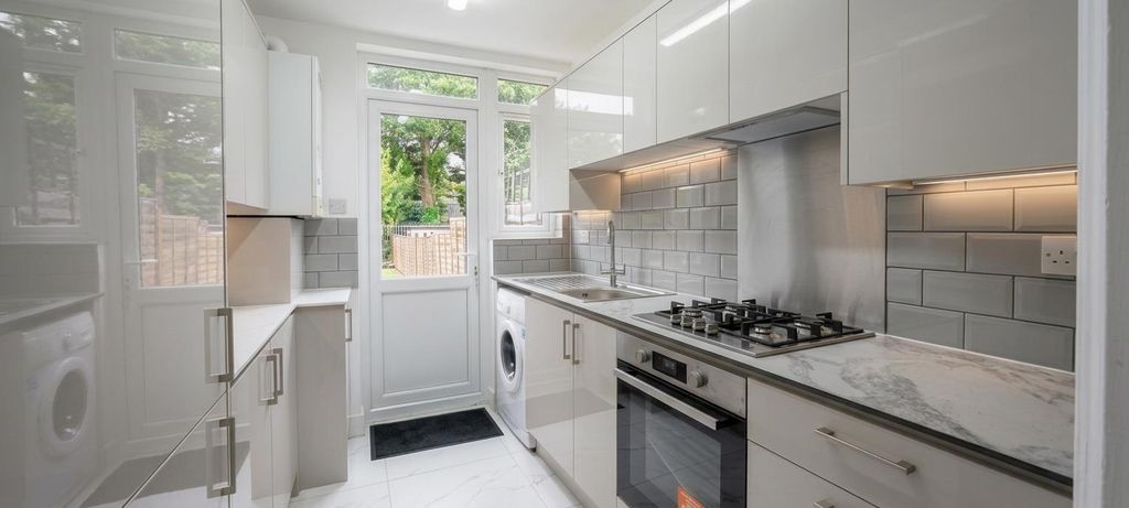 Property photo 1 of 6 xcv.Jpg