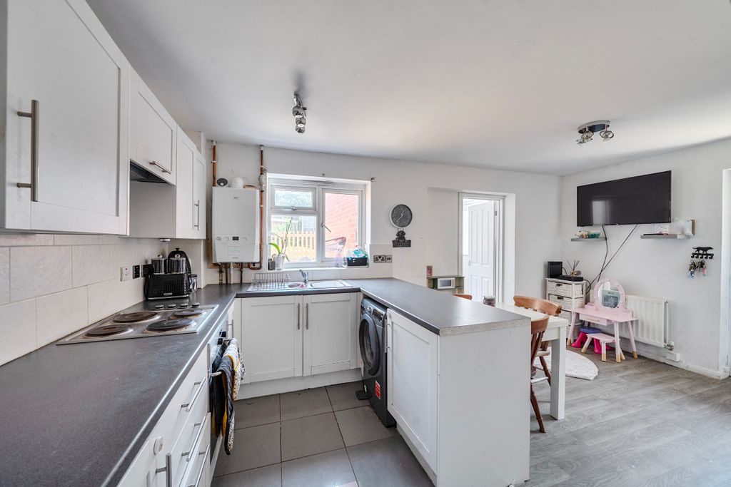 Property photo 3 of 12 14462075