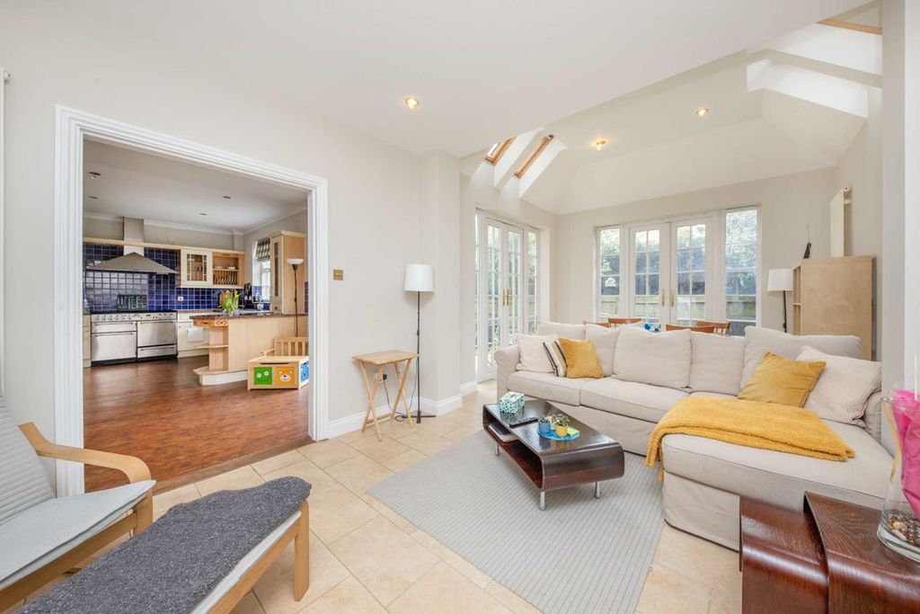 Property photo 3 of 9