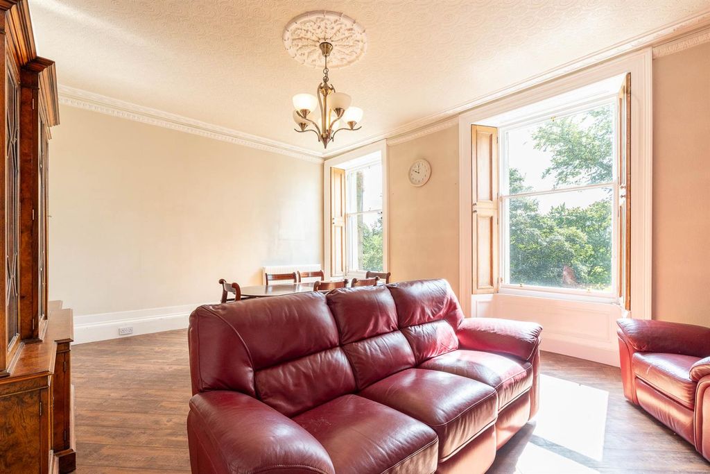 Property photo 3 of 28 9 Marshall Place, Perth-21.Jpg