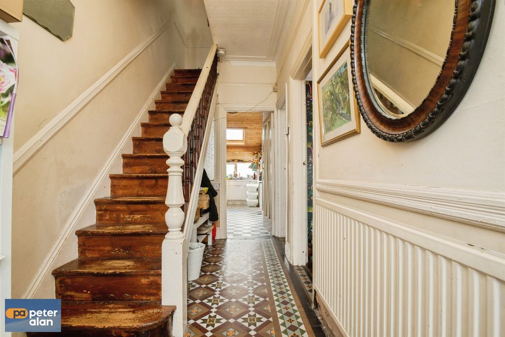 Property photo 3 of 21