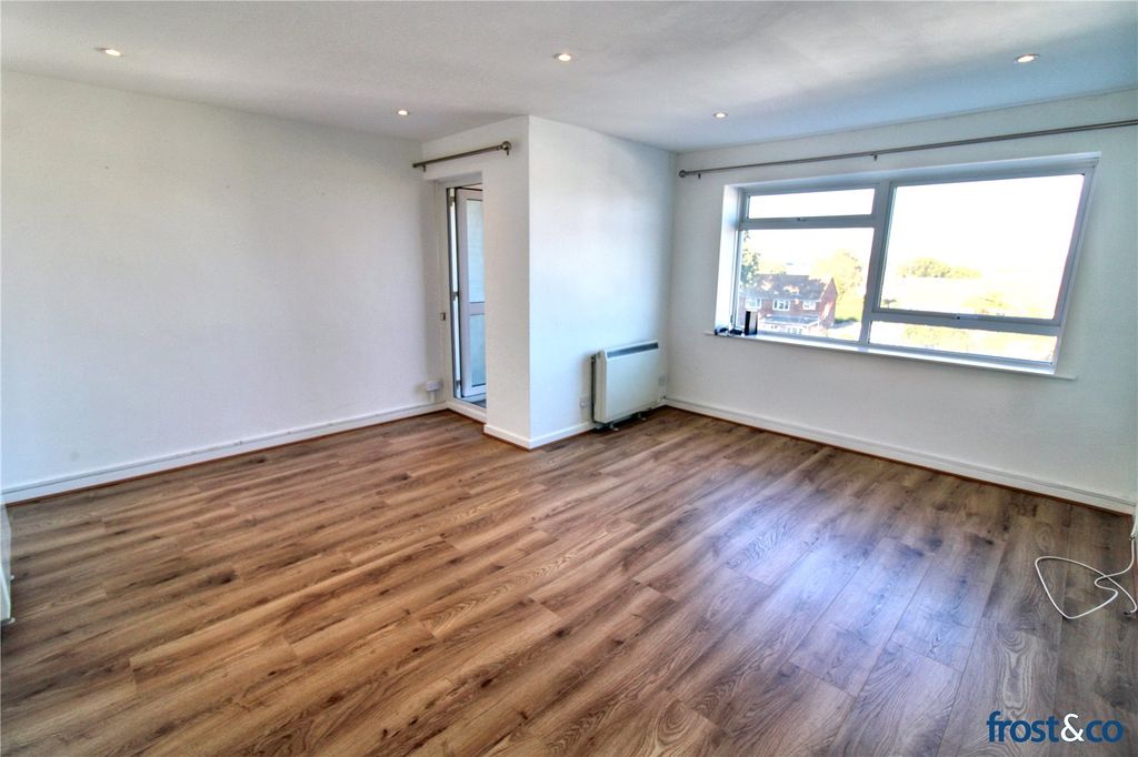Property photo 2 of 11 Living/Dining Room