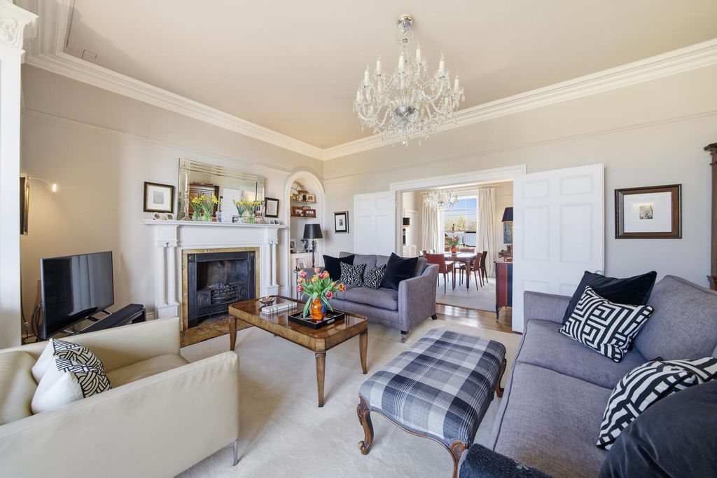 Additional image 9 of 3 bed flat for salePark Terrace, The Park NG1