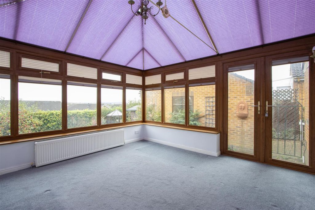 Property photo 3 of 14 Conservatory