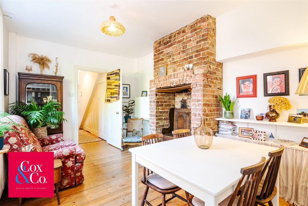 Property photo 3 of 17 81O_7286.Jpg
