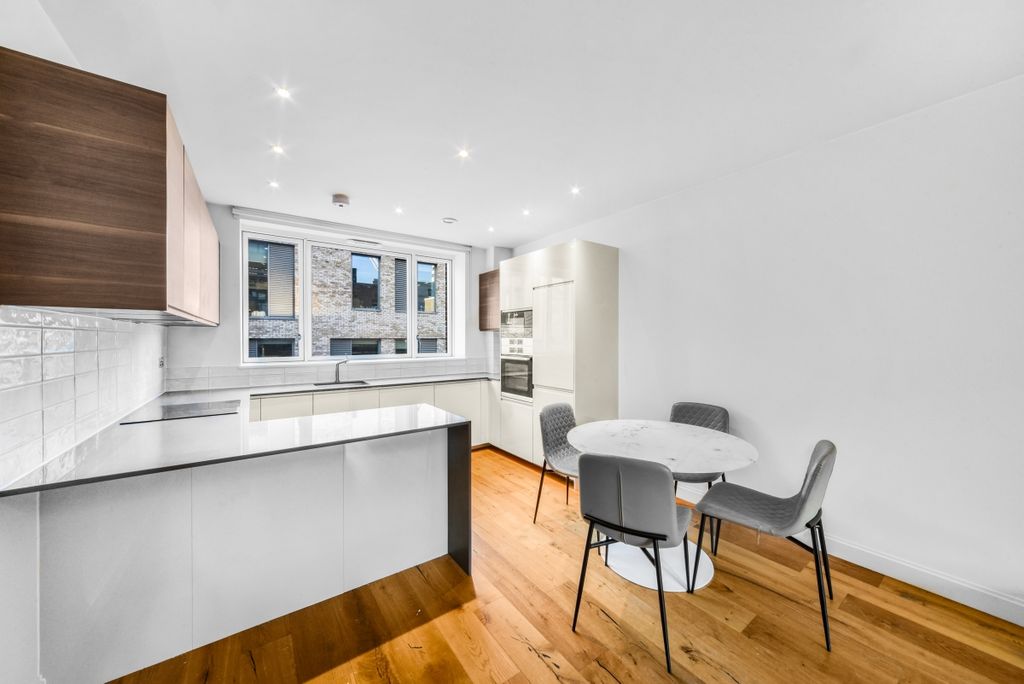 Property photo 2 of 19 Dsc_1861_High