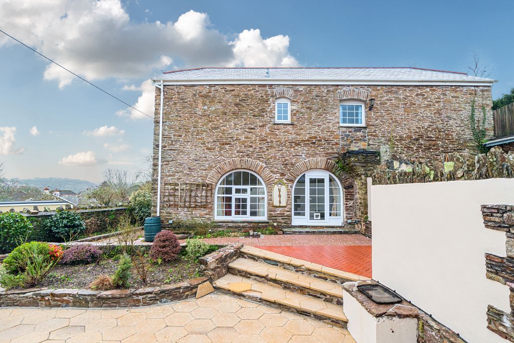 Property photo 1 of 27 1387868-8-698B0560E5Cf6-Arw-1