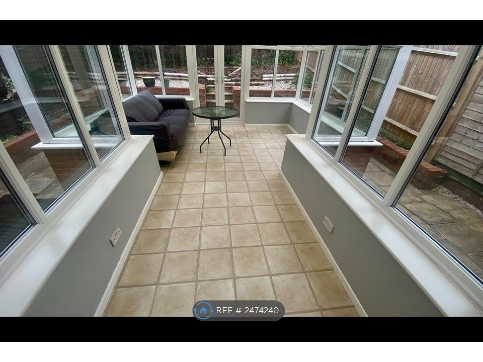 Property photo 3 of 18 Conservatory Space