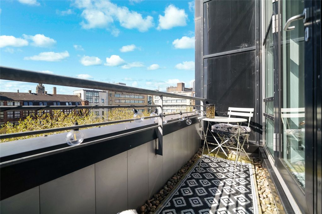 Property photo 2 of 20 Picture No. 08