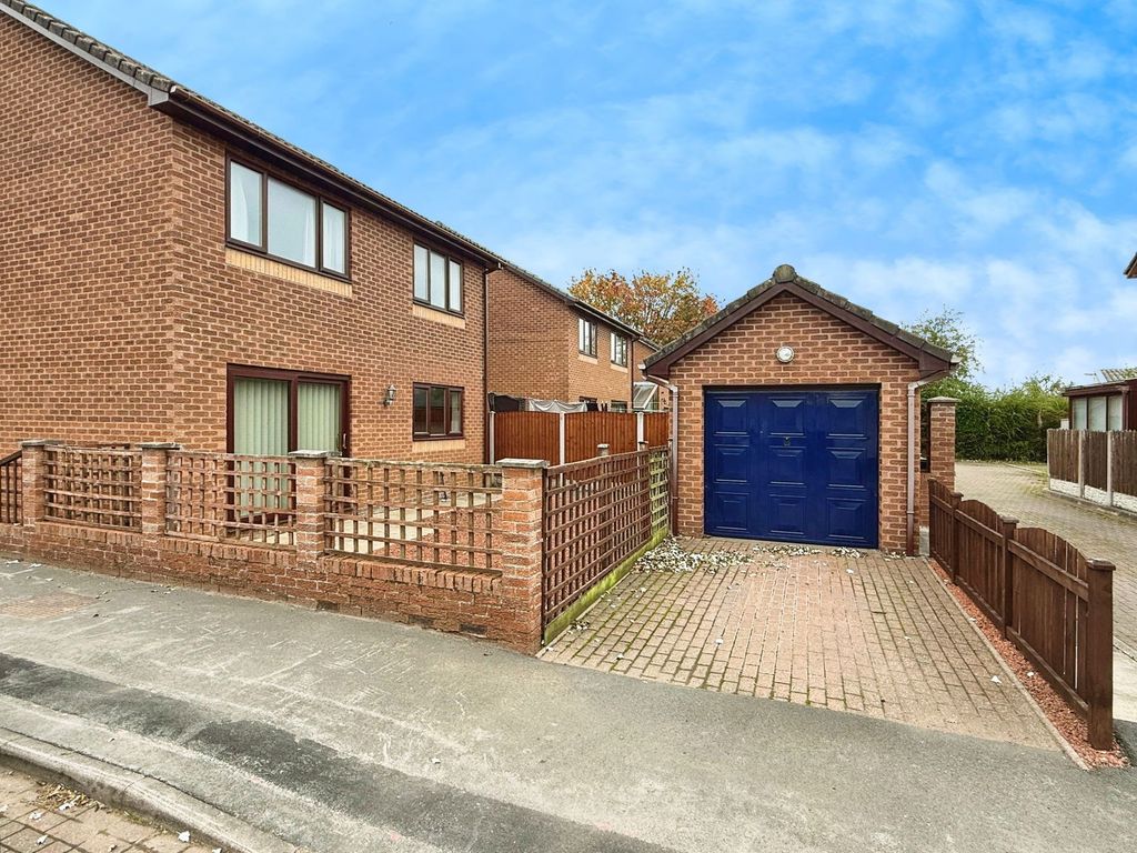 Property photo 2 of 20