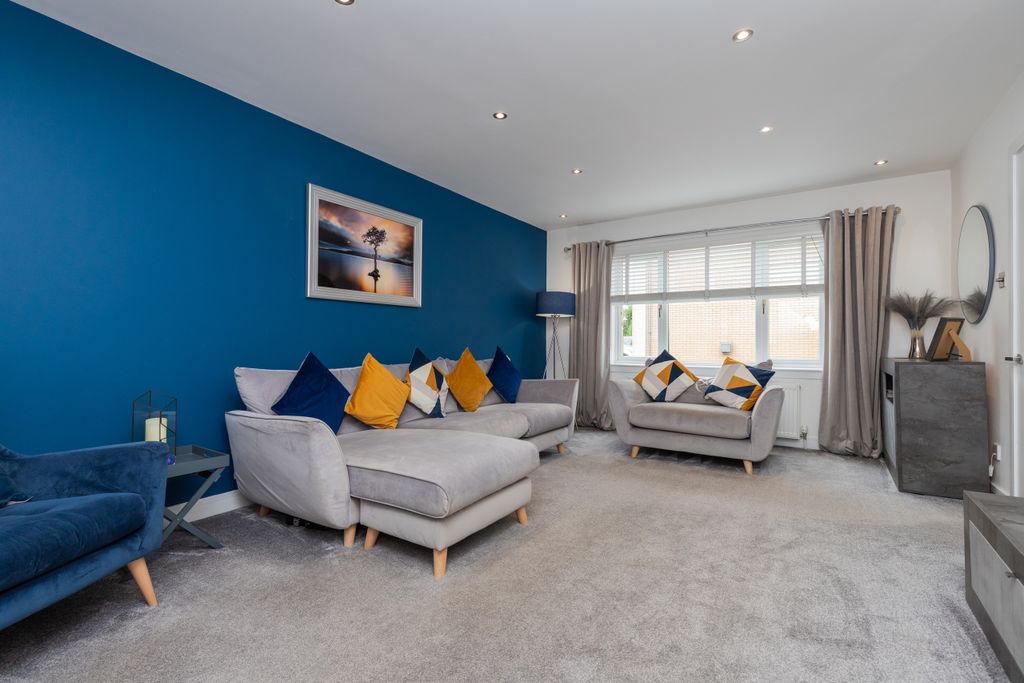 Property photo 2 of 29 19 The Moorings, Paisley Pa2 9Bd-1