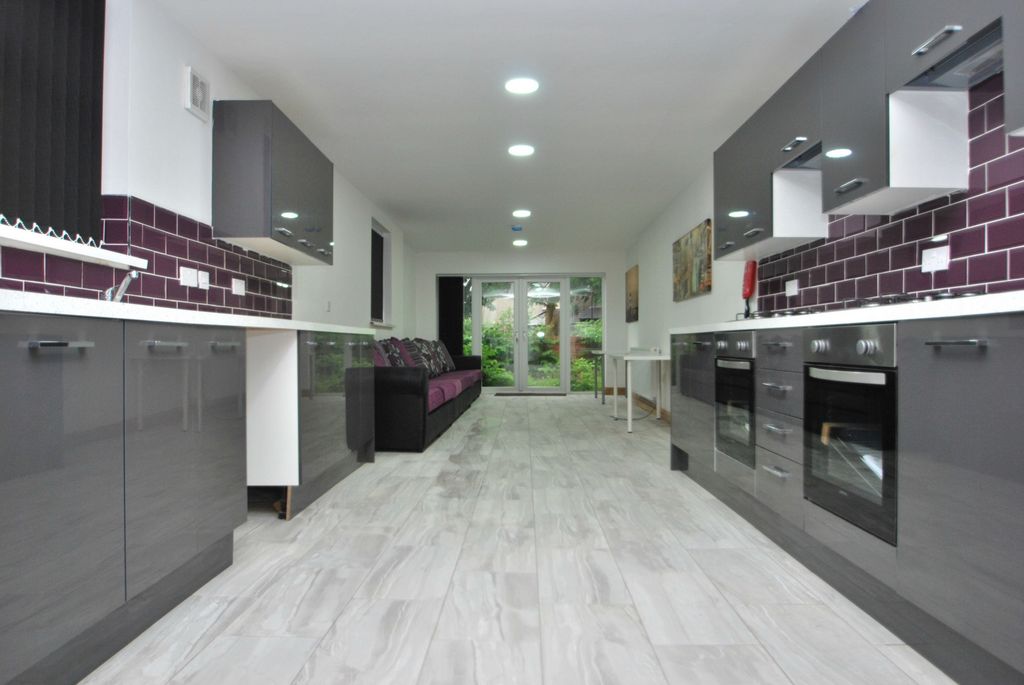 Property photo 1 of 19 Photo 2