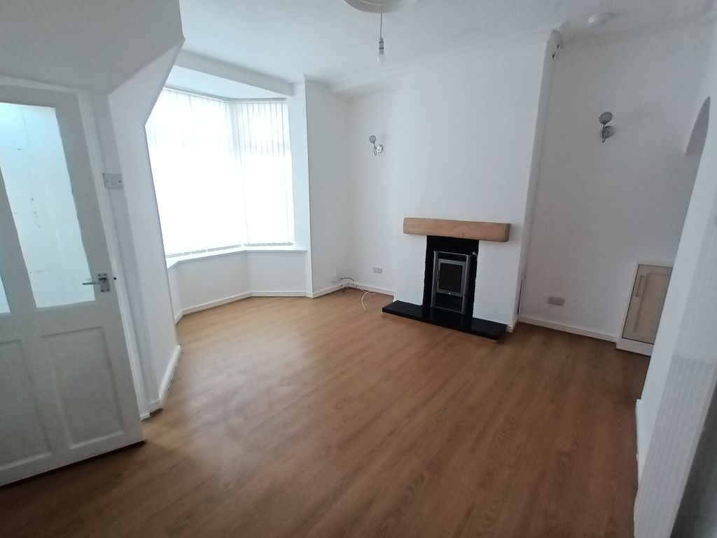 Property photo 3 of 13 Lounge 1