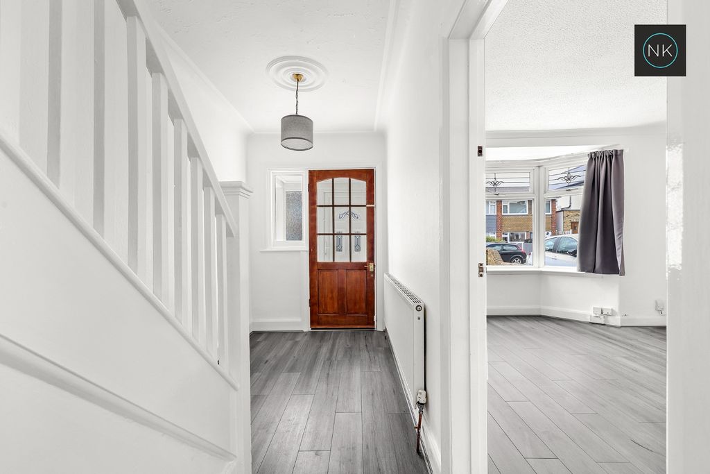 Property photo 2 of 26 5187663